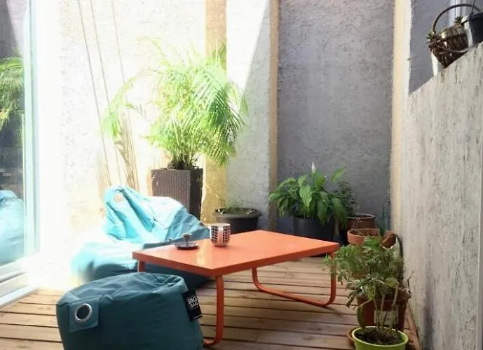 Chez Corinne Βαλένς