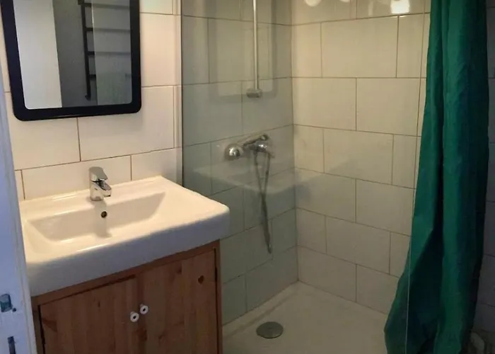 Chez Corinne Πανσιόν 4*